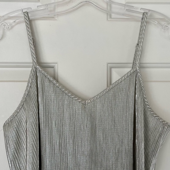 👠 ONLY Primrose Strappy Silver Pleated Tank Top with Adjustable Straps Medium - Picture 8 of 16